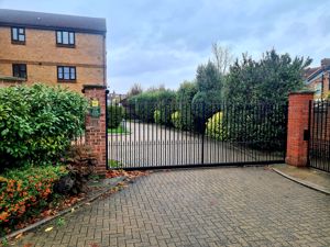 Photo 8- click for photo gallery